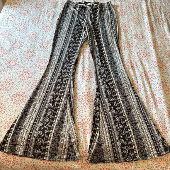 Bear Dance Black and White Patterned Flare Leggings - Picture 1 of 5